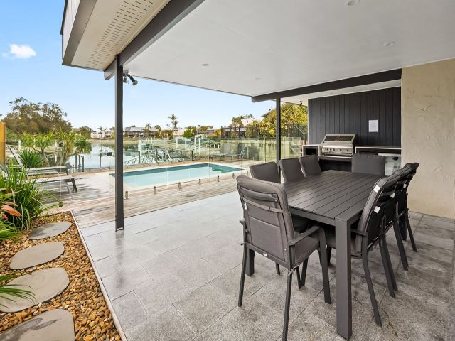 4 bedroom House Mooloolaba 3 large