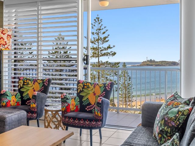 3 bedroom Unit Mooloolaba 1 large