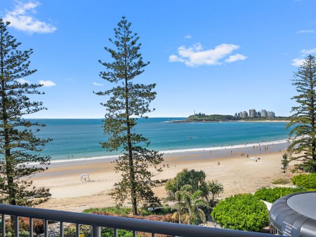 3 bedroom Unit Mooloolaba 2 large