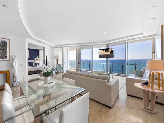 3 bedroom Unit Mooloolaba 3 large