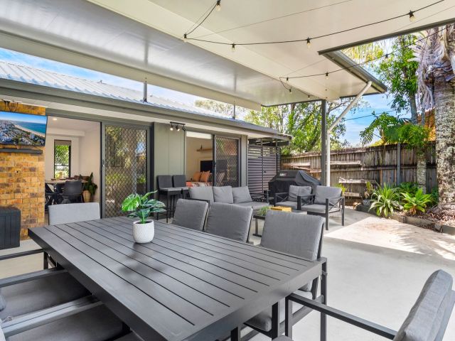 4 bedroom House Maroochydore 3 large