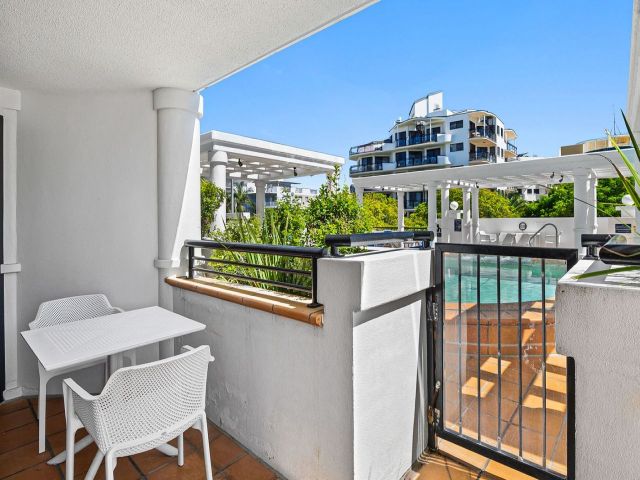 2 bedroom Unit Mooloolaba 3 large