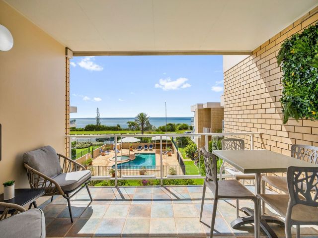 2 bedroom Unit Alexandra Headland 2 large