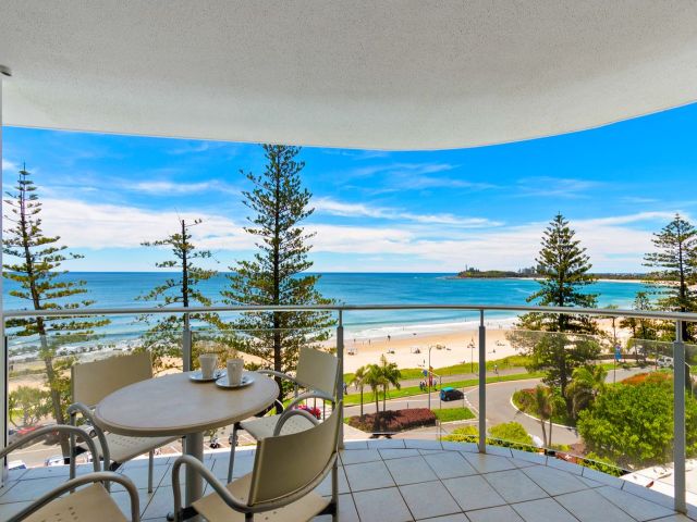 2 bedroom Unit Mooloolaba 2 large