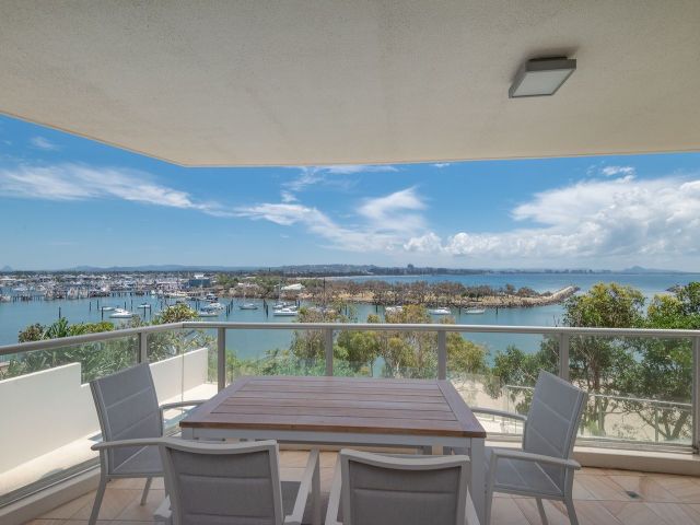 2 bedroom Unit Buddina 2 large