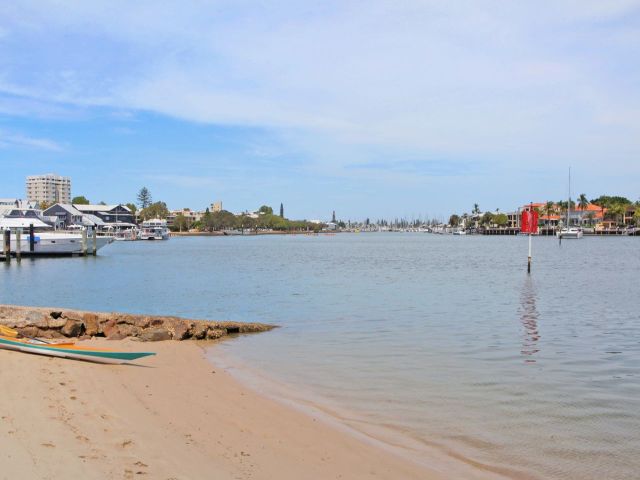 3 bedroom Unit Mooloolaba 3 large