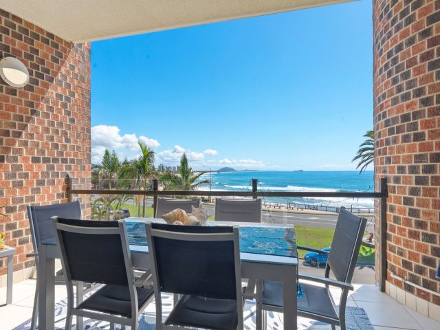 2 bedroom Unit Alexandra Headland 1 large