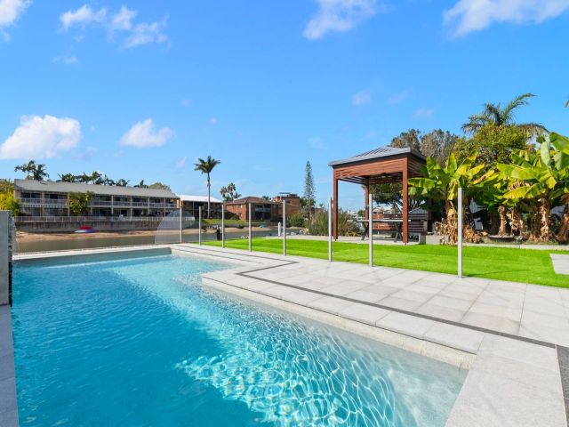 4 bedroom House Mooloolaba 1 large