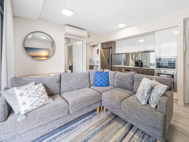2 bedroom Unit Mooloolaba 3 large