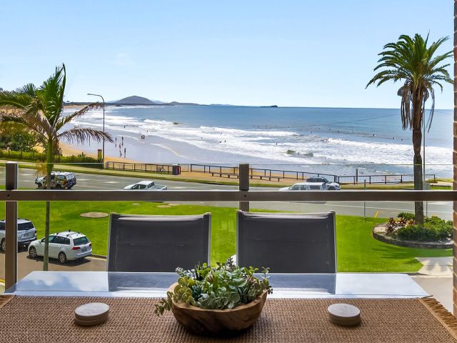 2 bedroom Unit Alexandra Headland 1 large