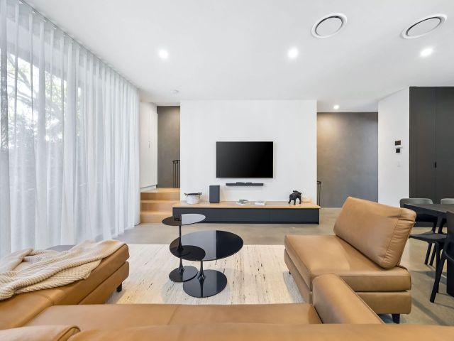 3 bedroom House Mooloolaba 3 large