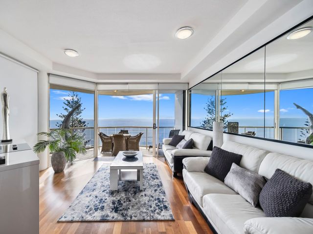 2 bedroom House Mooloolaba 1 large
