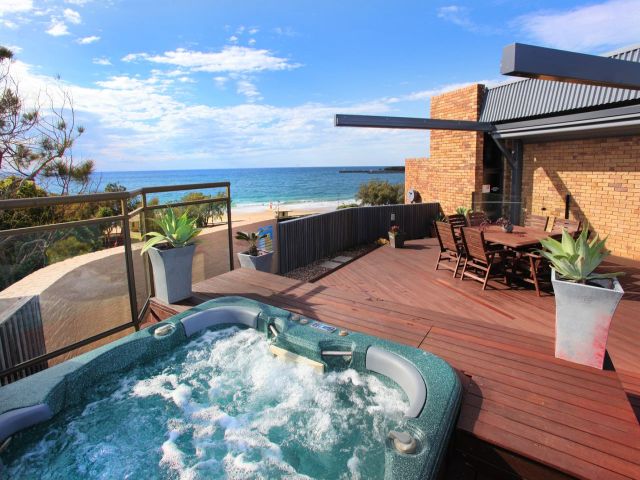 3 bedroom Unit Mooloolaba 1 large