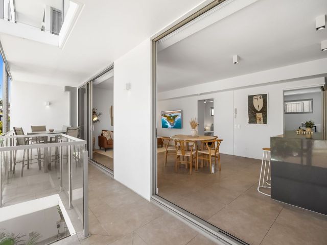 3 bedroom Unit Alexandra Headland 3 large