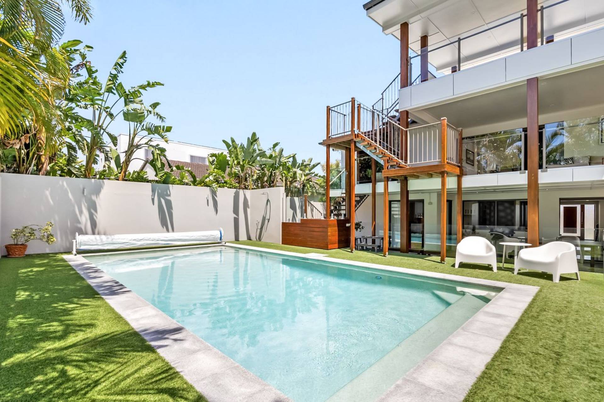 Exceptional 4 bedroom home by the beach