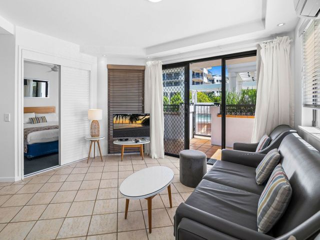 2 bedroom Unit Mooloolaba 2 large